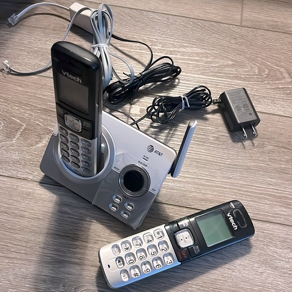 AT&T Cordless 2 Handset Phone System - $18 - Picture 4 of 4